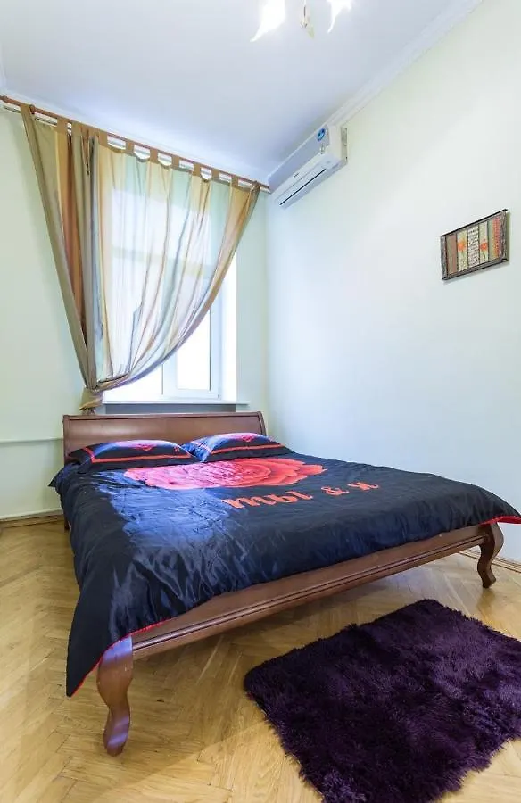 Крутой Спуск 6\2 Daire Kiev Ukrayna